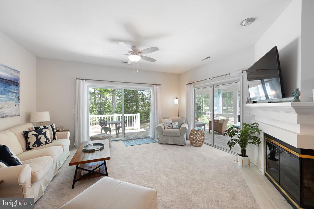 718 Fox Tail Dr