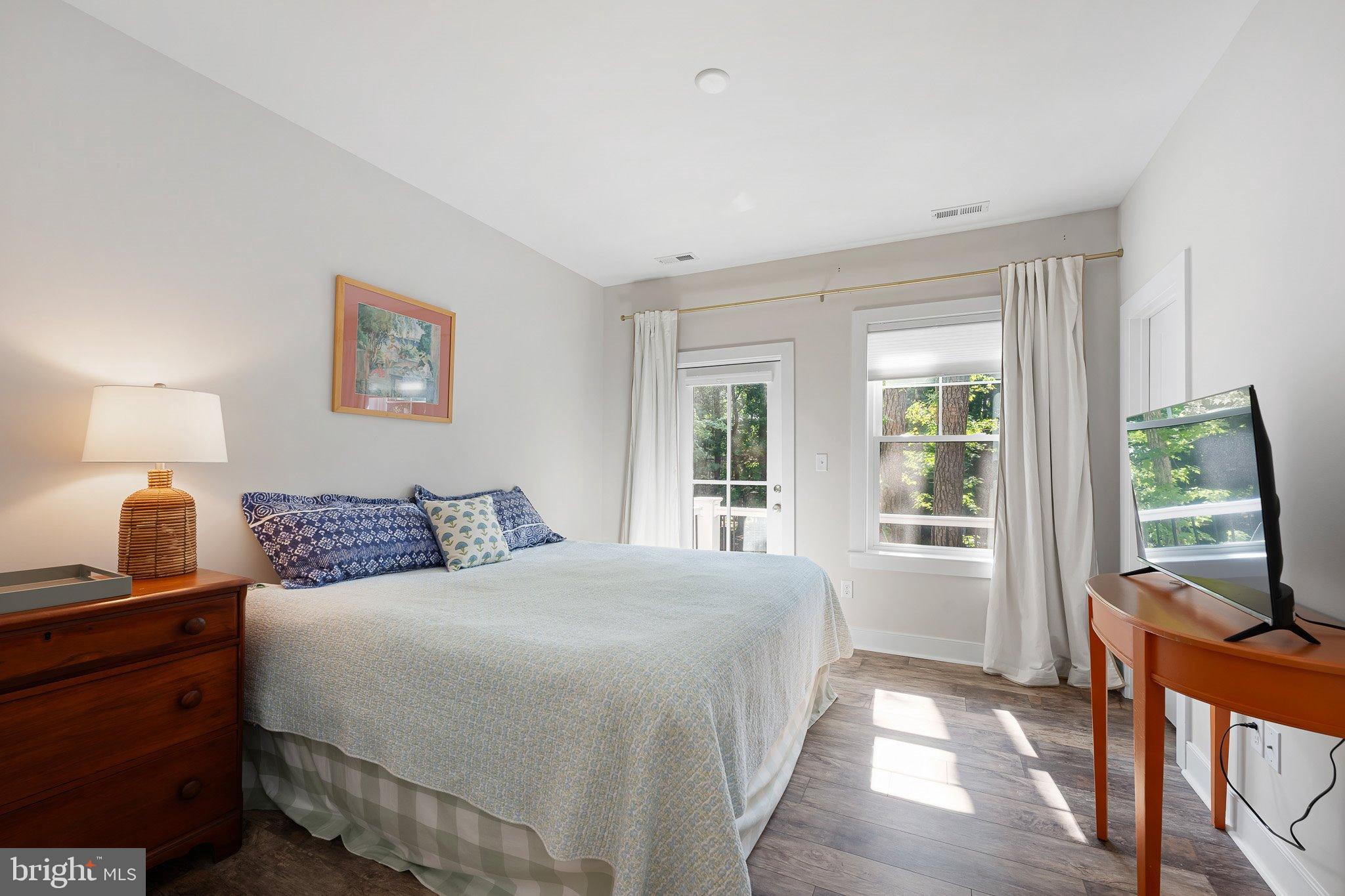 40 BAY REACH