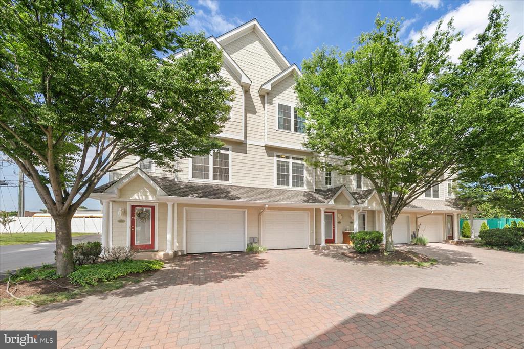 20329 LUCIANA LANE