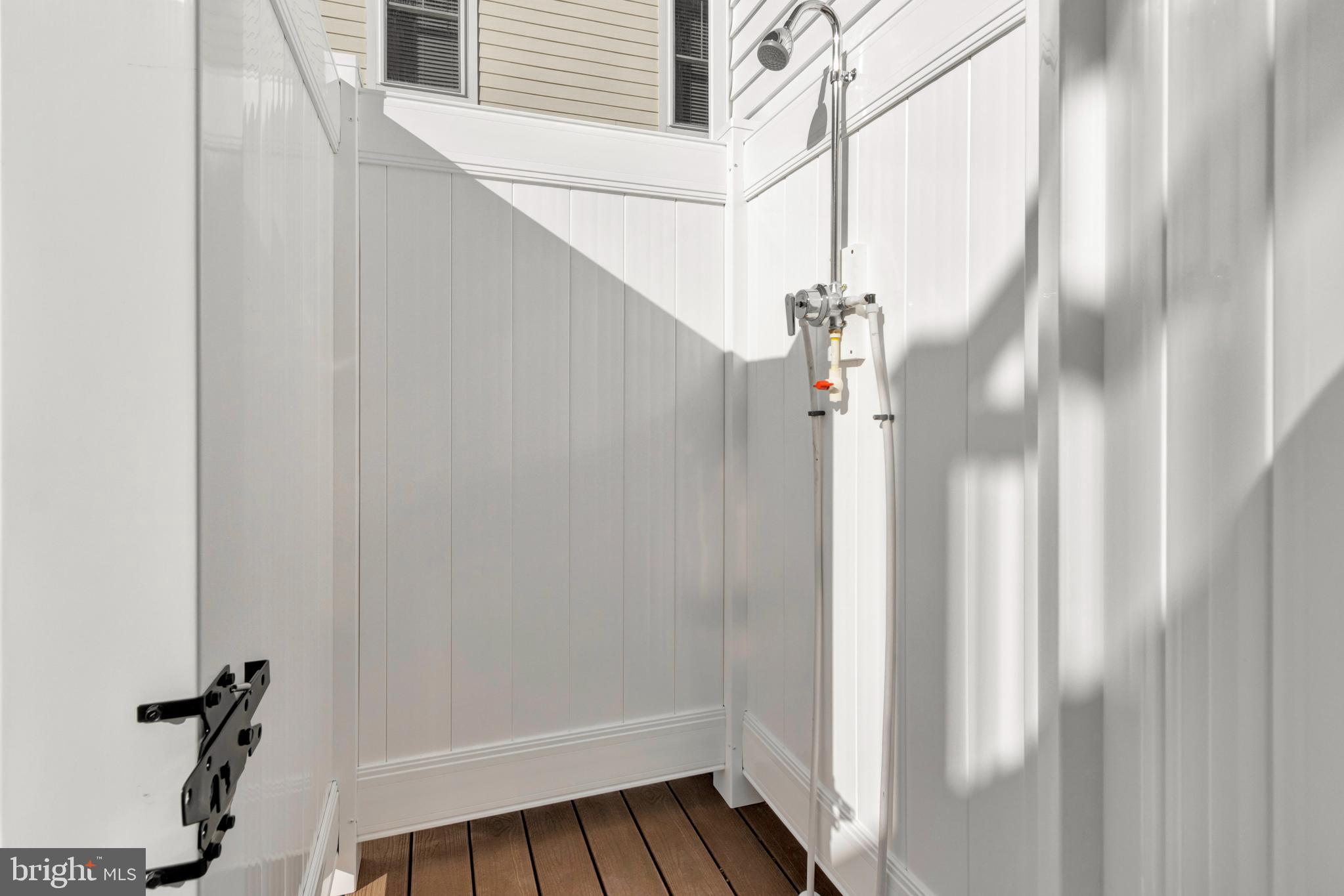 24 W ATLANTIC STREET