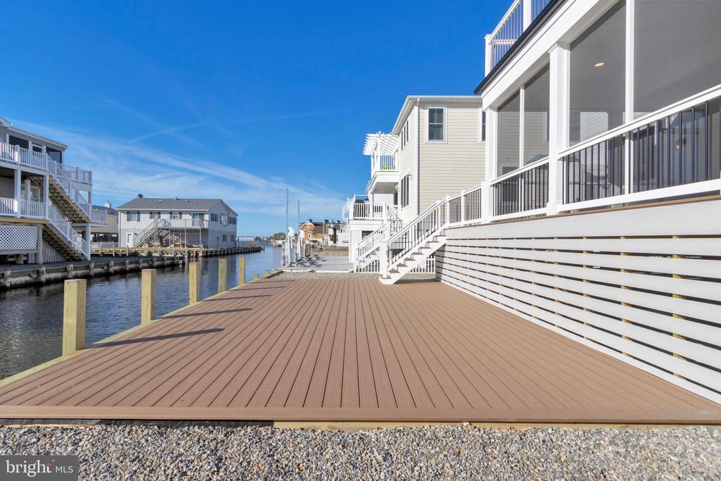24 W ATLANTIC STREET