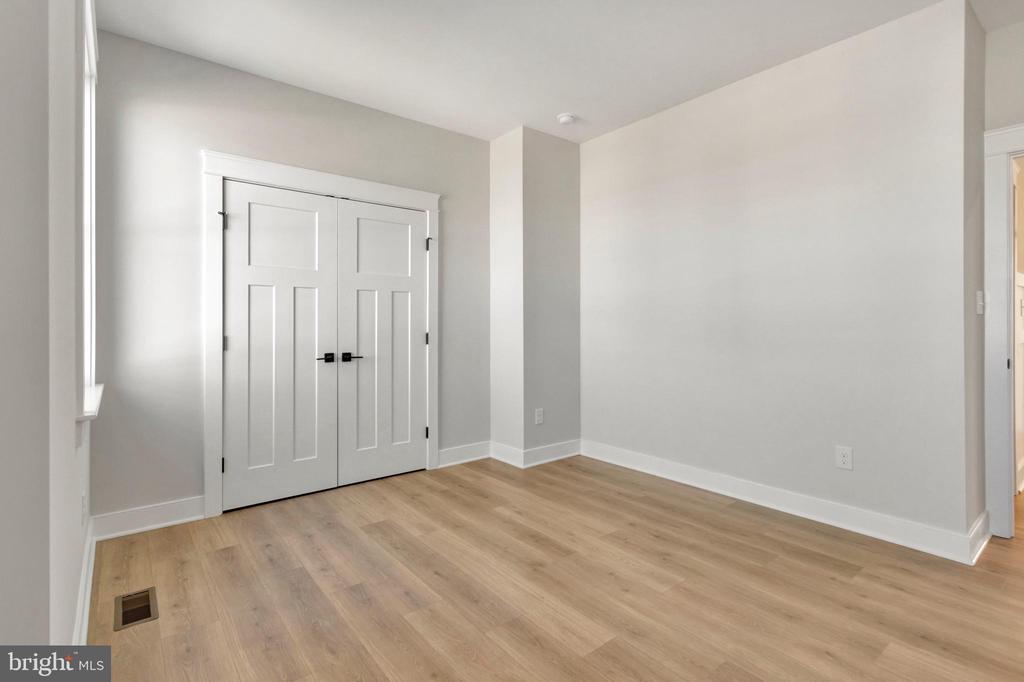 24 W ATLANTIC STREET