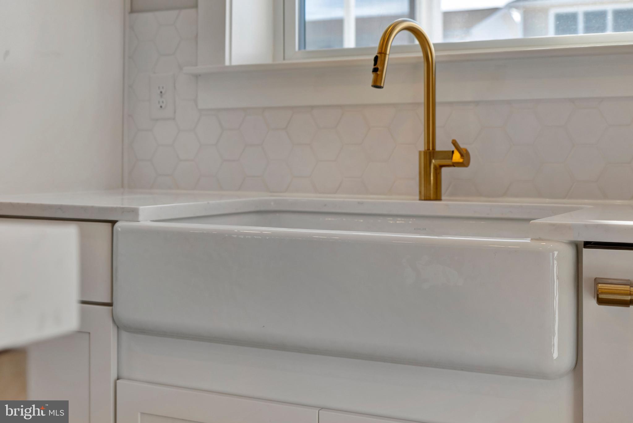 24 W ATLANTIC STREET