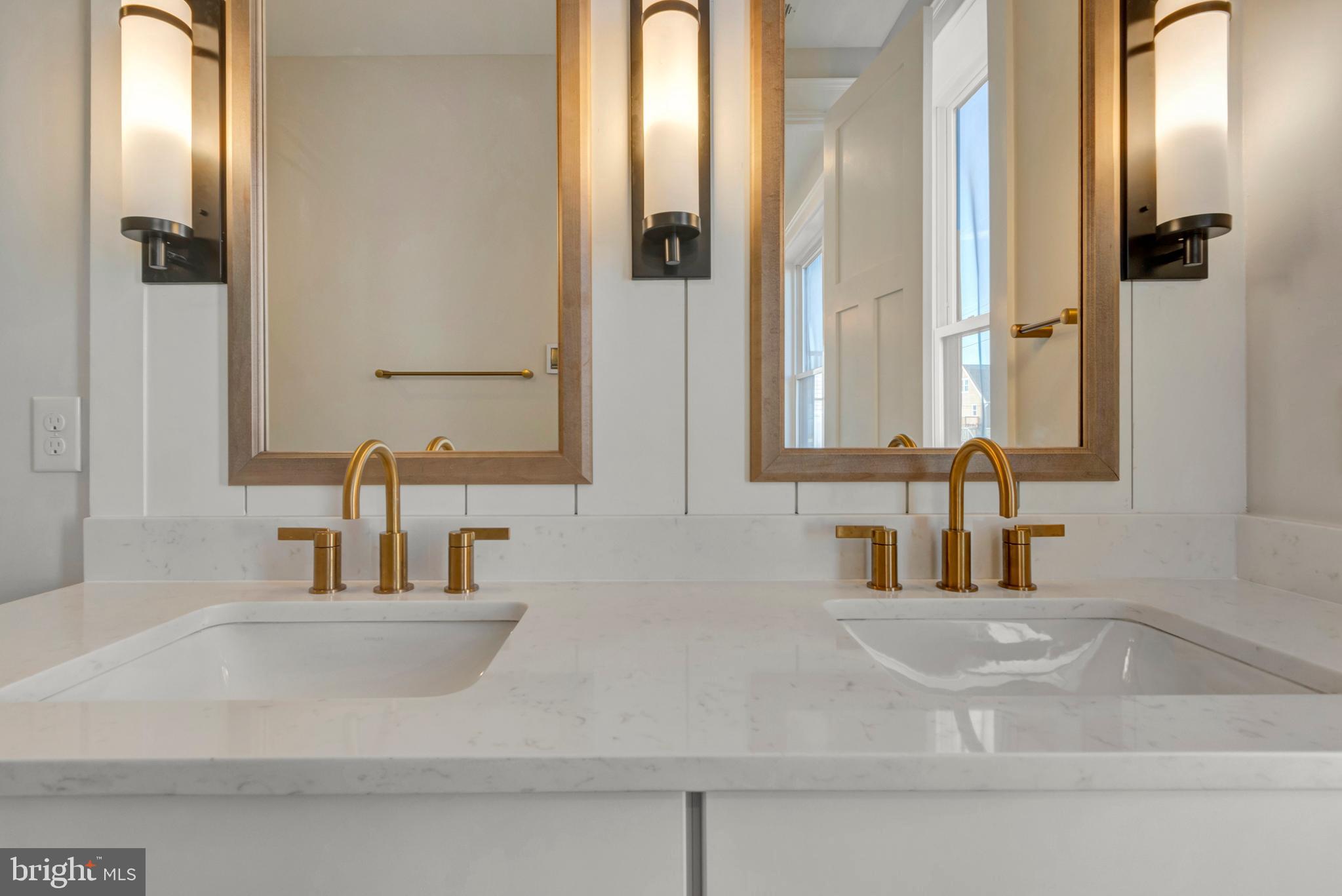 24 W ATLANTIC STREET