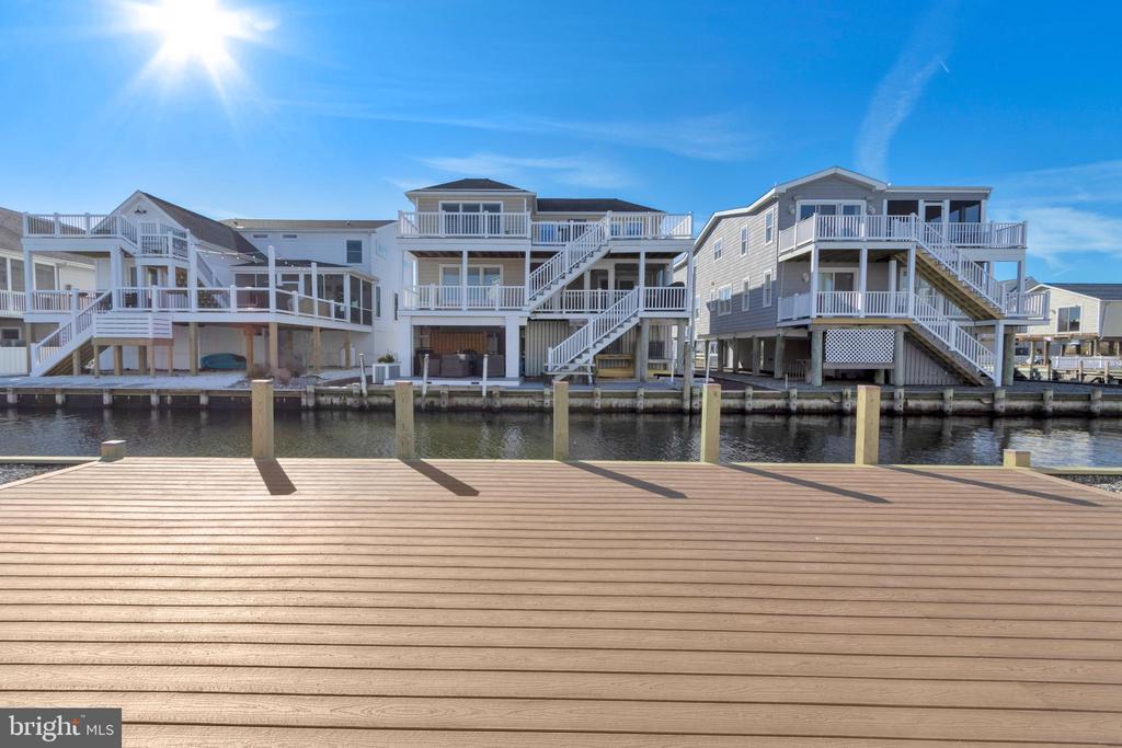24 W ATLANTIC STREET
