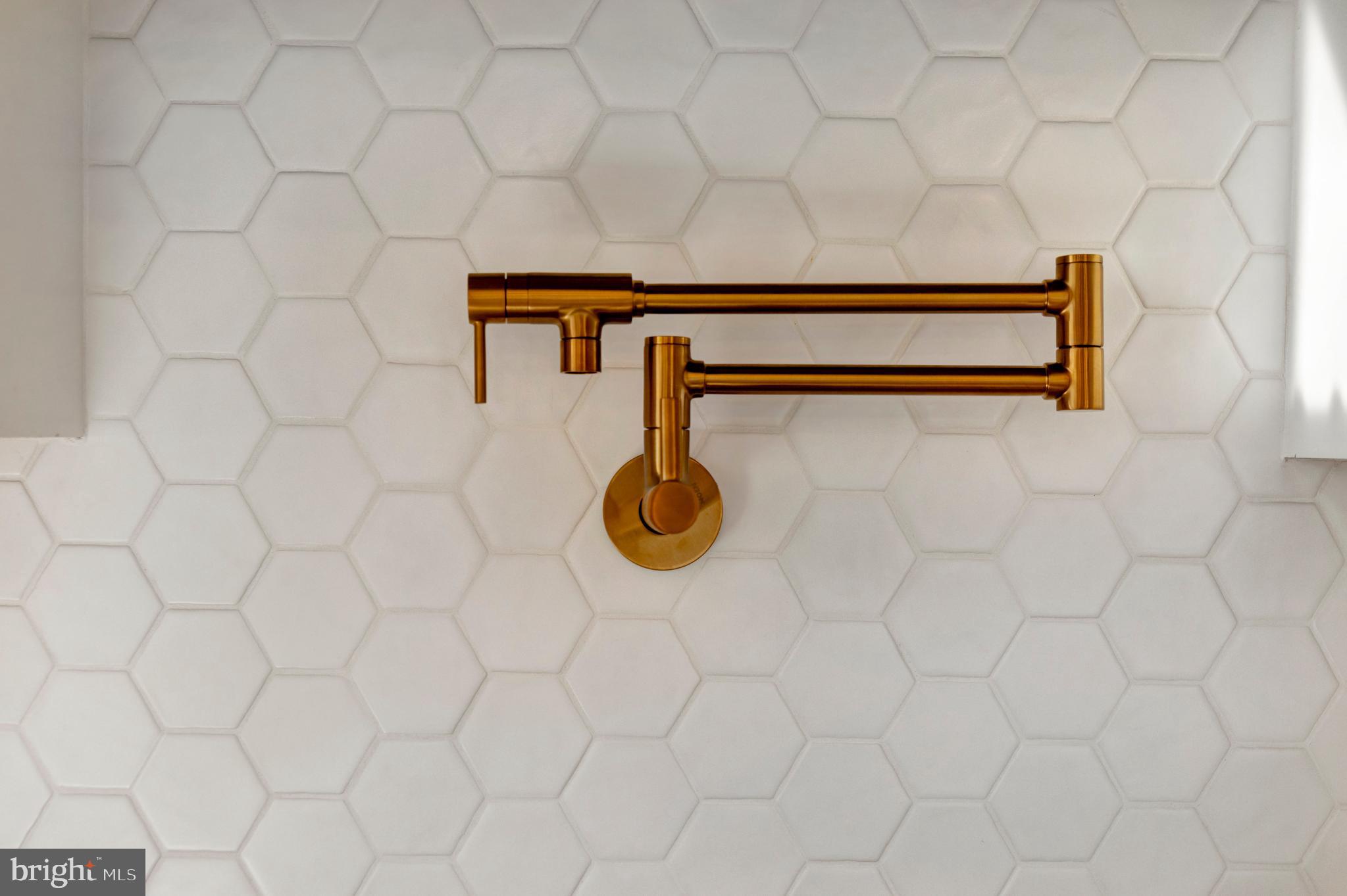 24 W ATLANTIC STREET