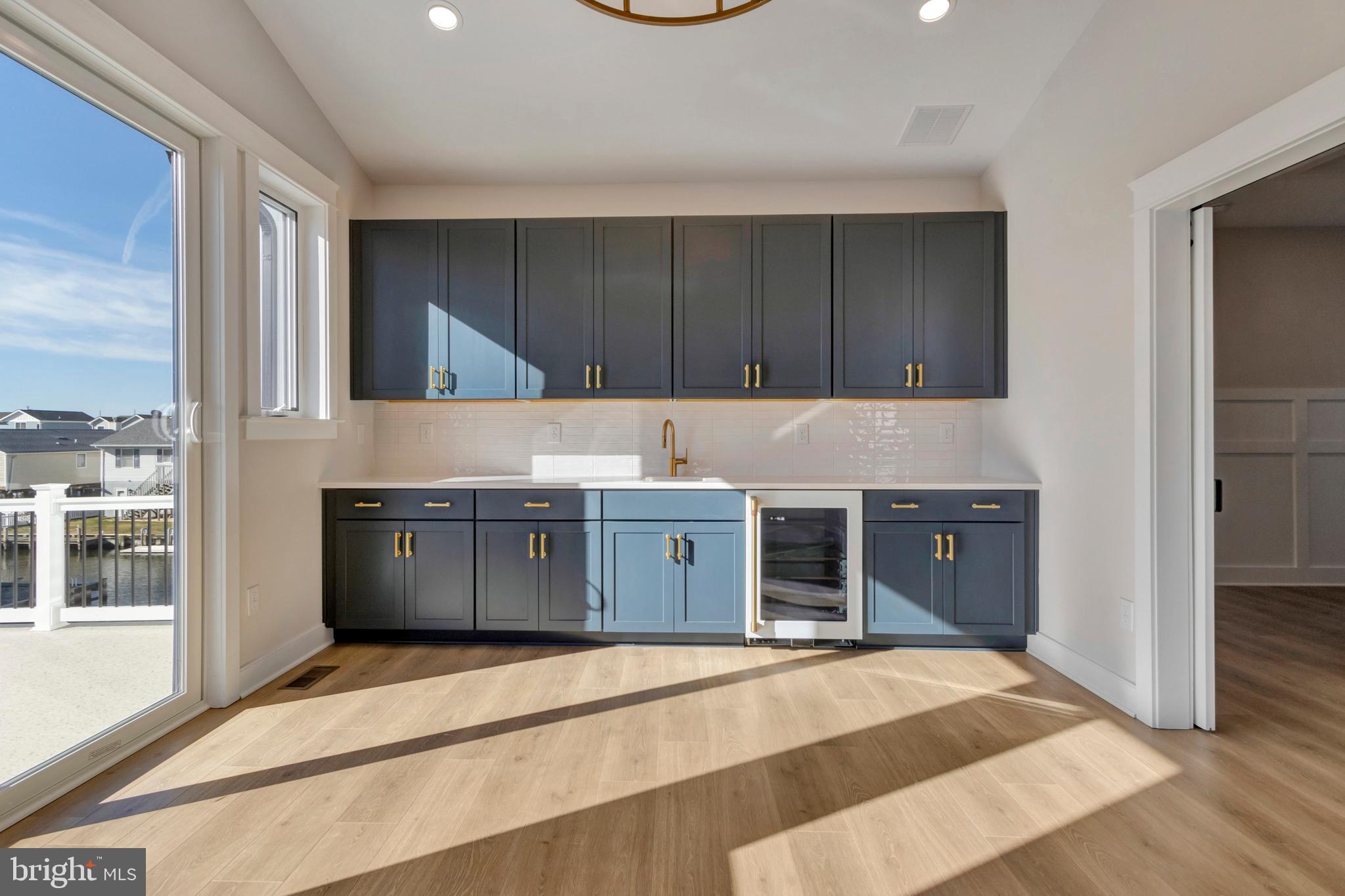 24 W ATLANTIC STREET