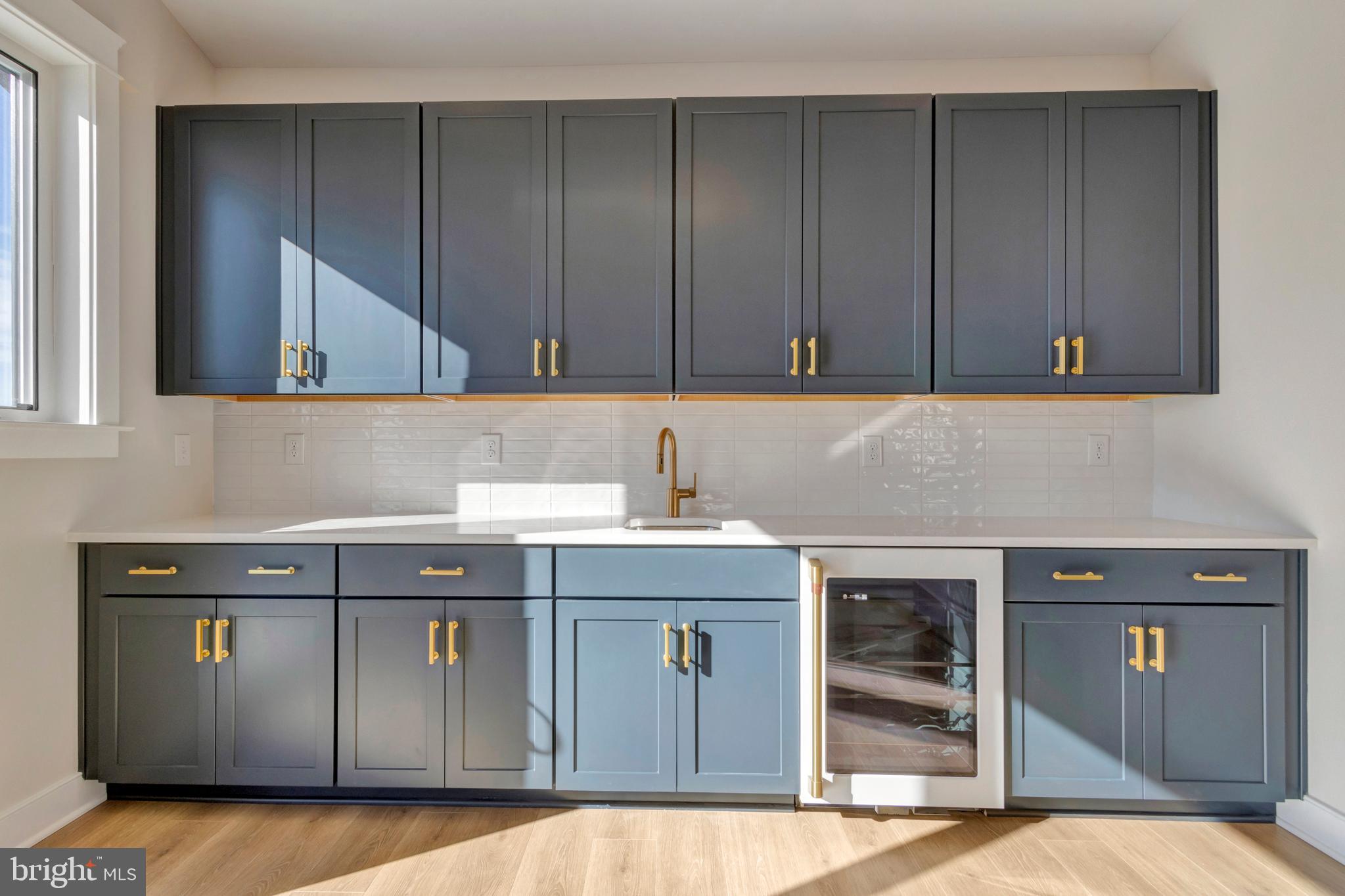 24 W ATLANTIC STREET