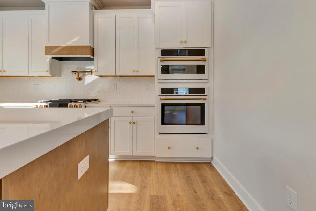 24 W ATLANTIC STREET
