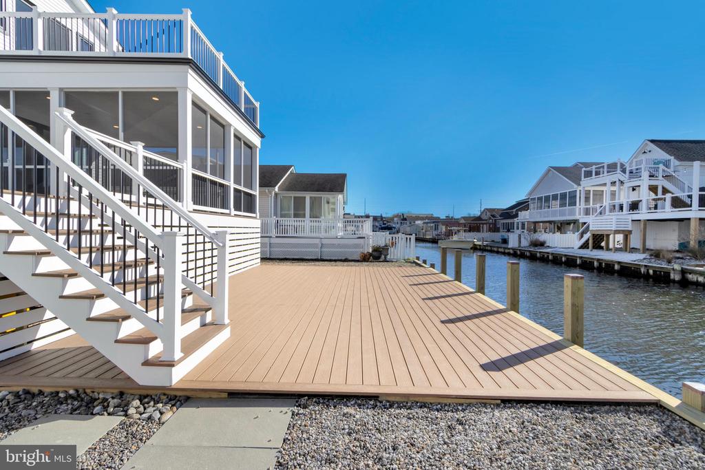 24 W ATLANTIC STREET