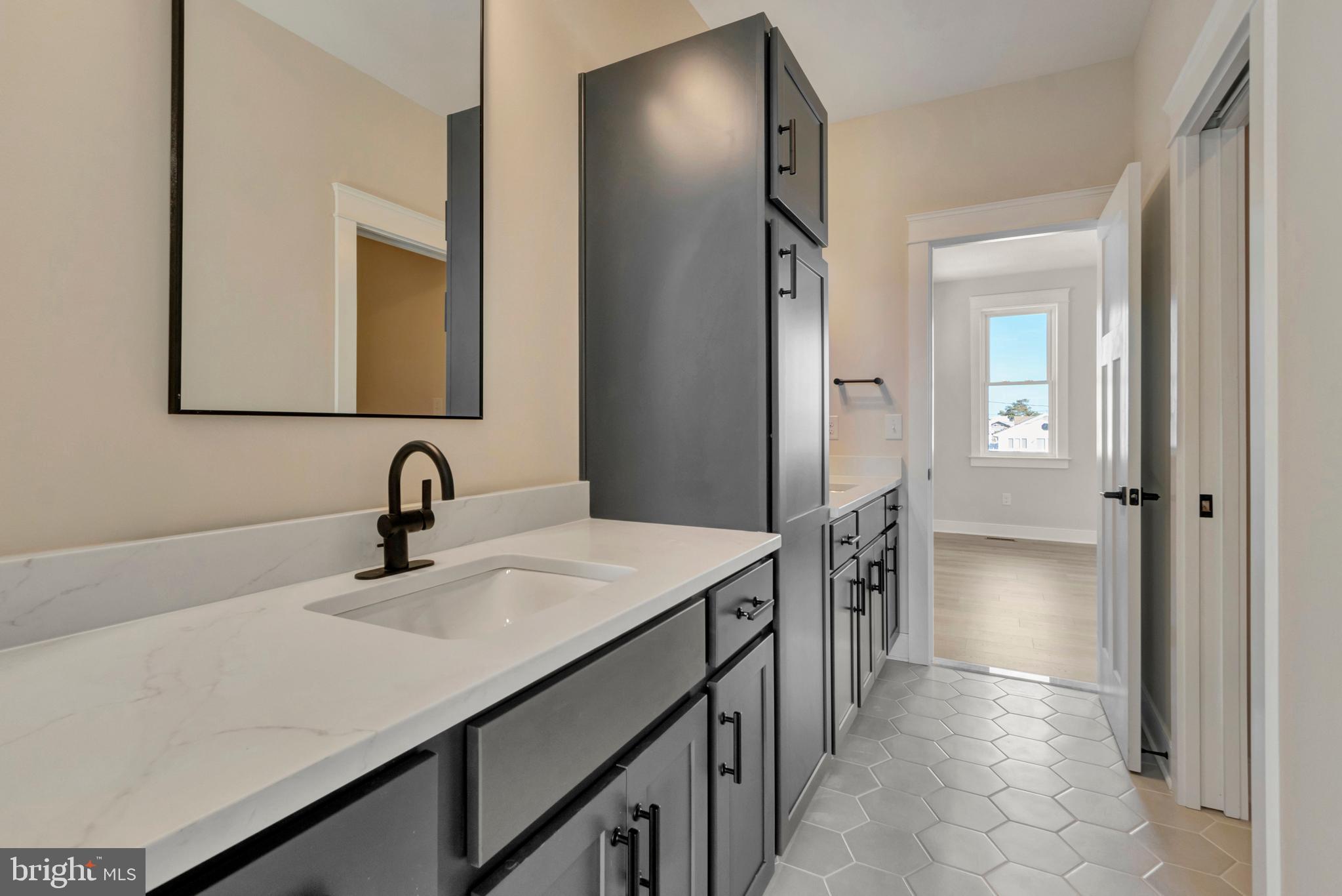 24 W ATLANTIC STREET