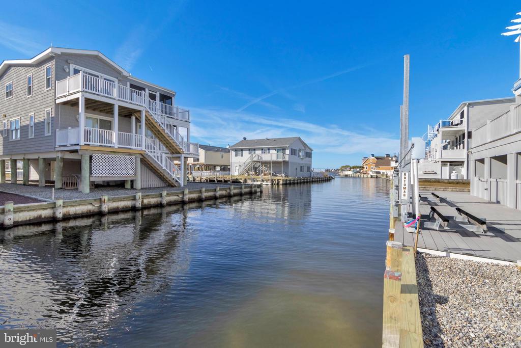 24 W ATLANTIC STREET