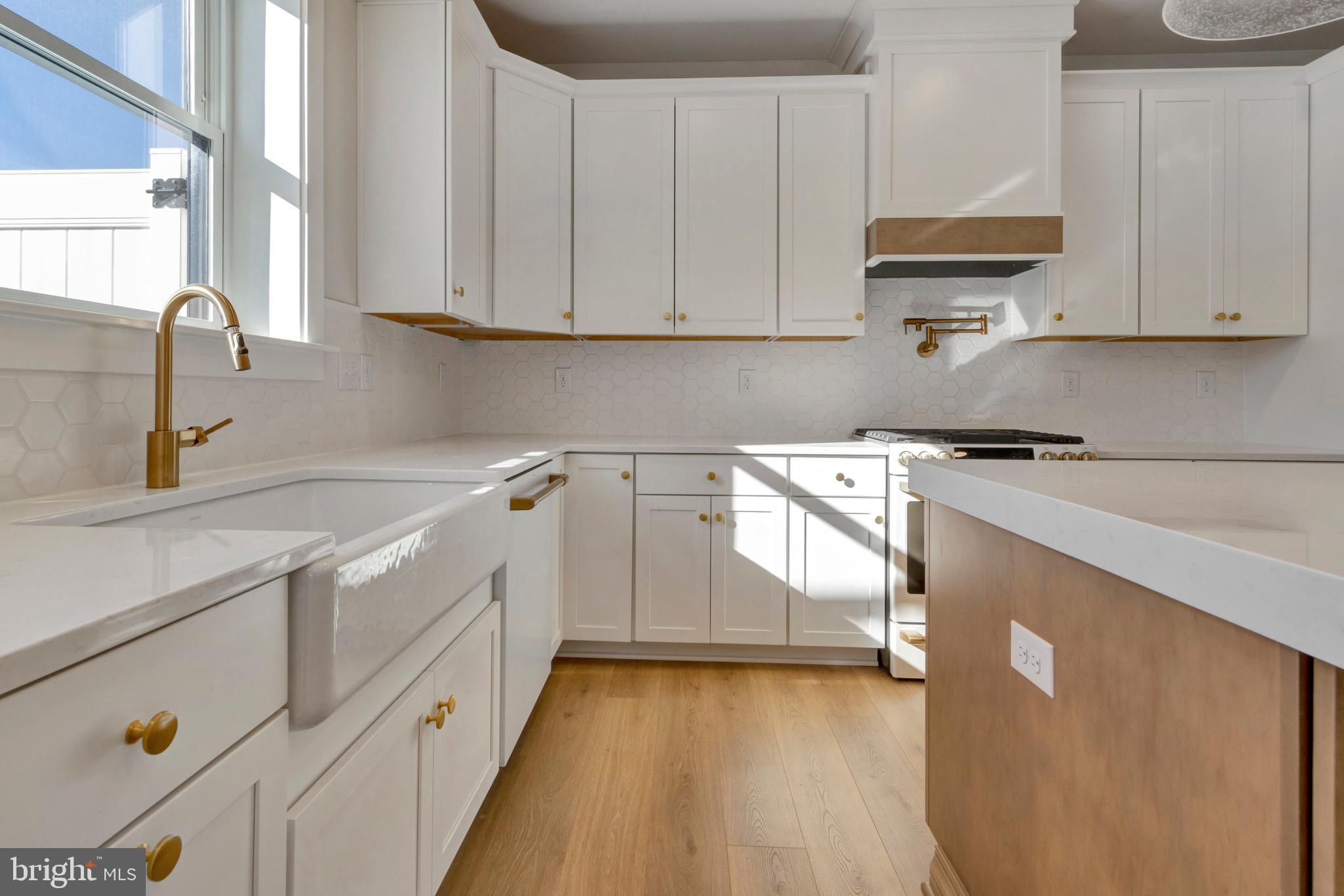 24 W ATLANTIC STREET