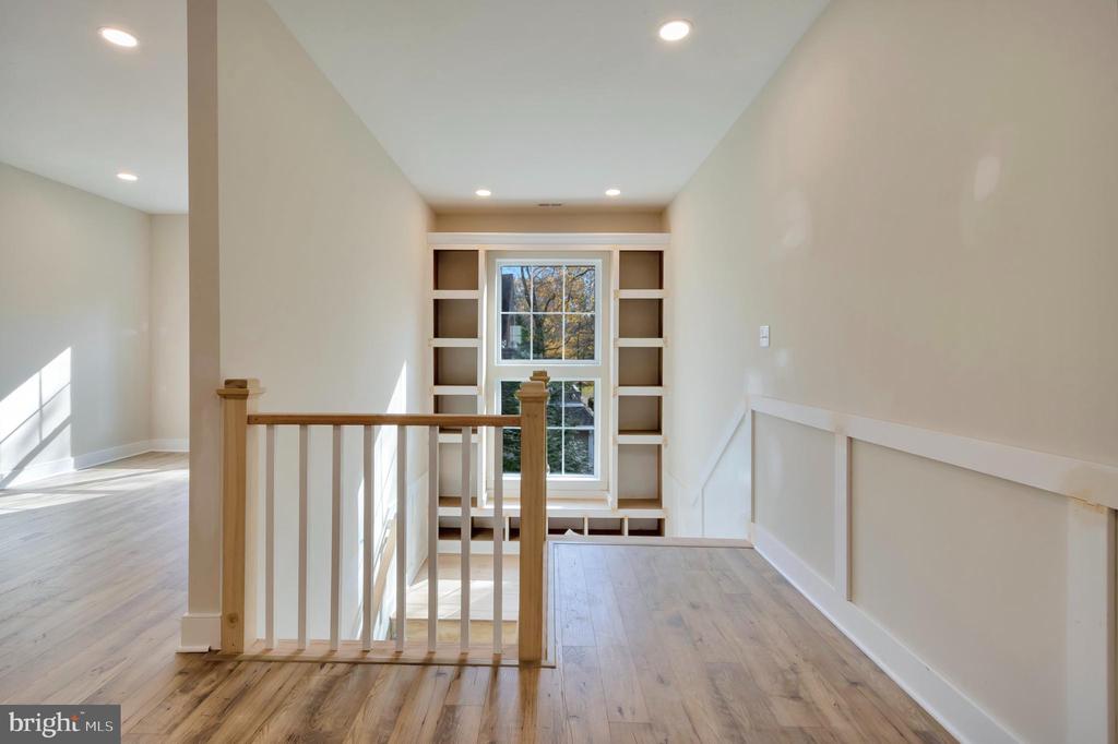 655 BETHANY LOOP