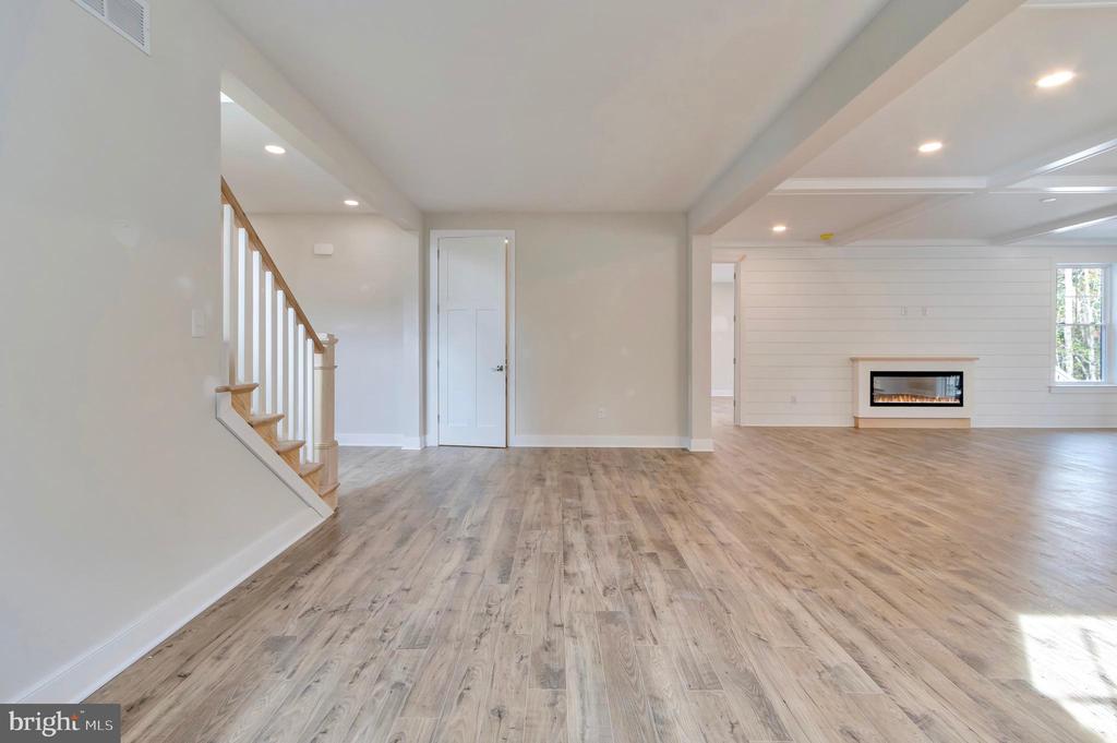 655 BETHANY LOOP