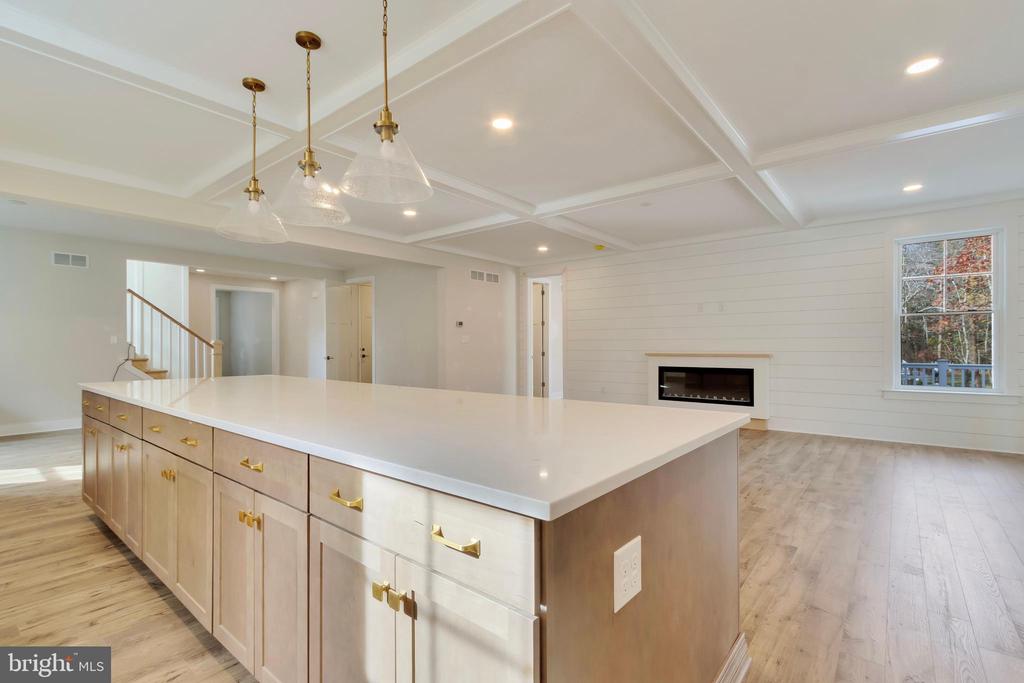 655 BETHANY LOOP