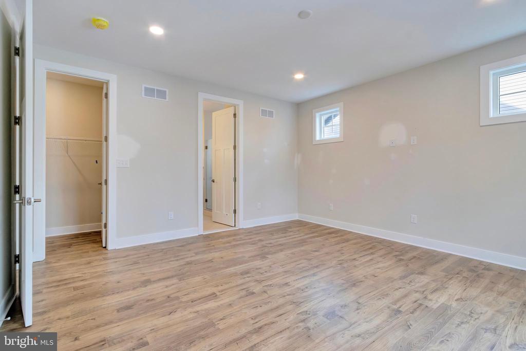 655 BETHANY LOOP