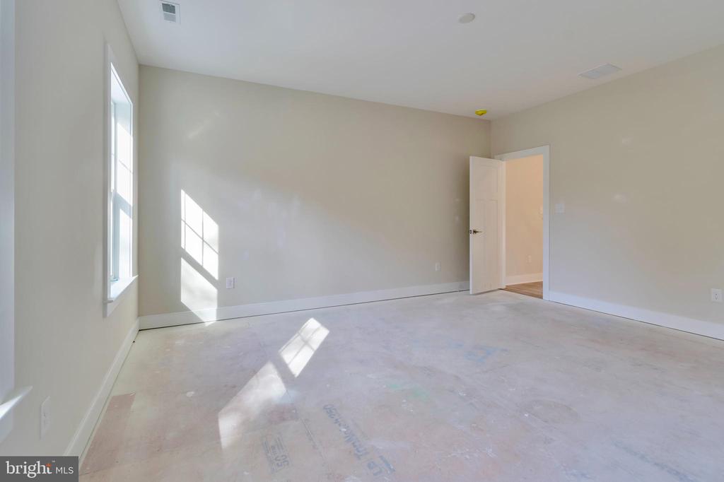 655 BETHANY LOOP
