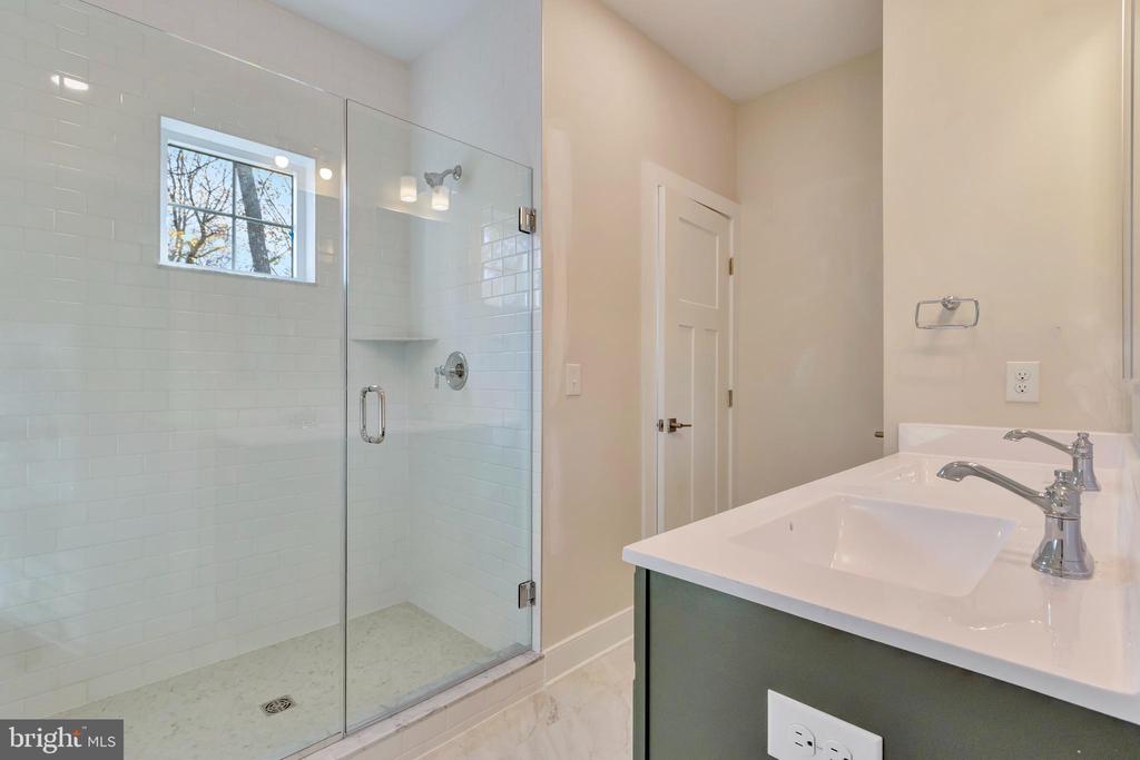 655 BETHANY LOOP
