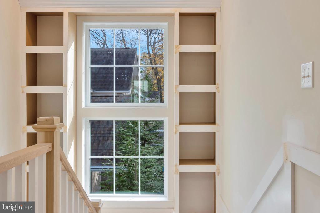 655 BETHANY LOOP