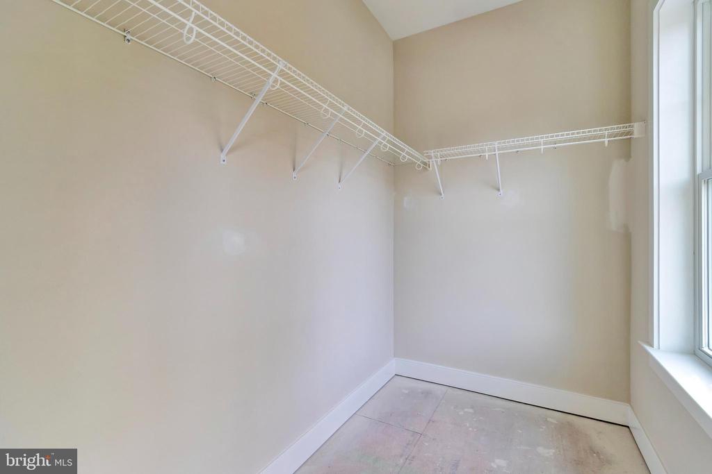 655 BETHANY LOOP