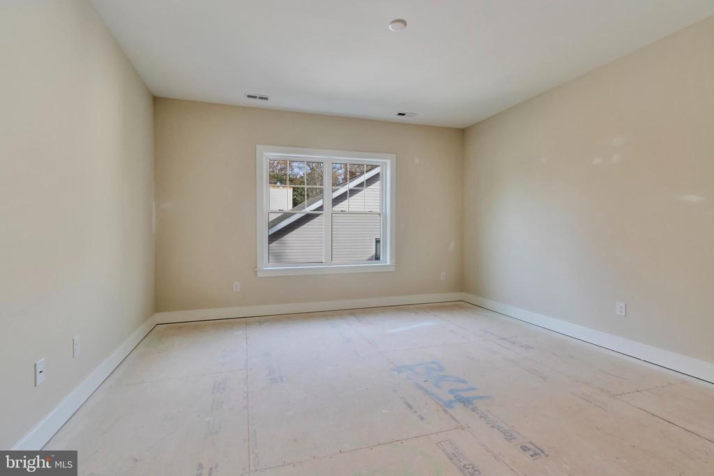 655 BETHANY LOOP