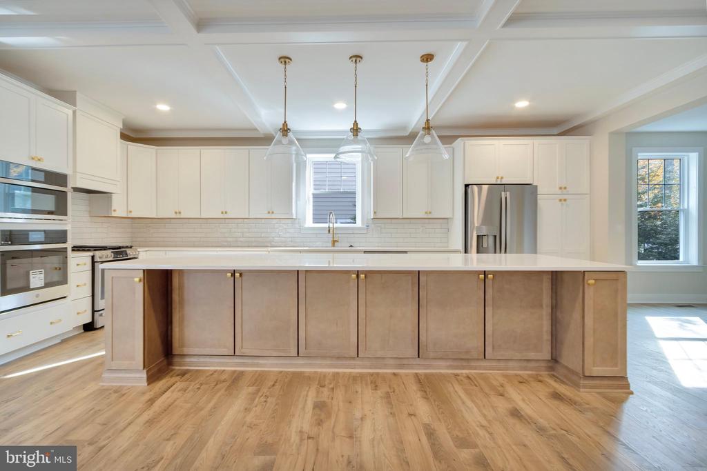 655 BETHANY LOOP