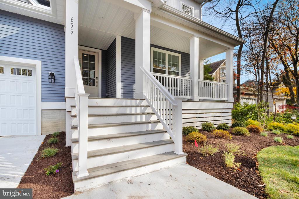 655 BETHANY LOOP