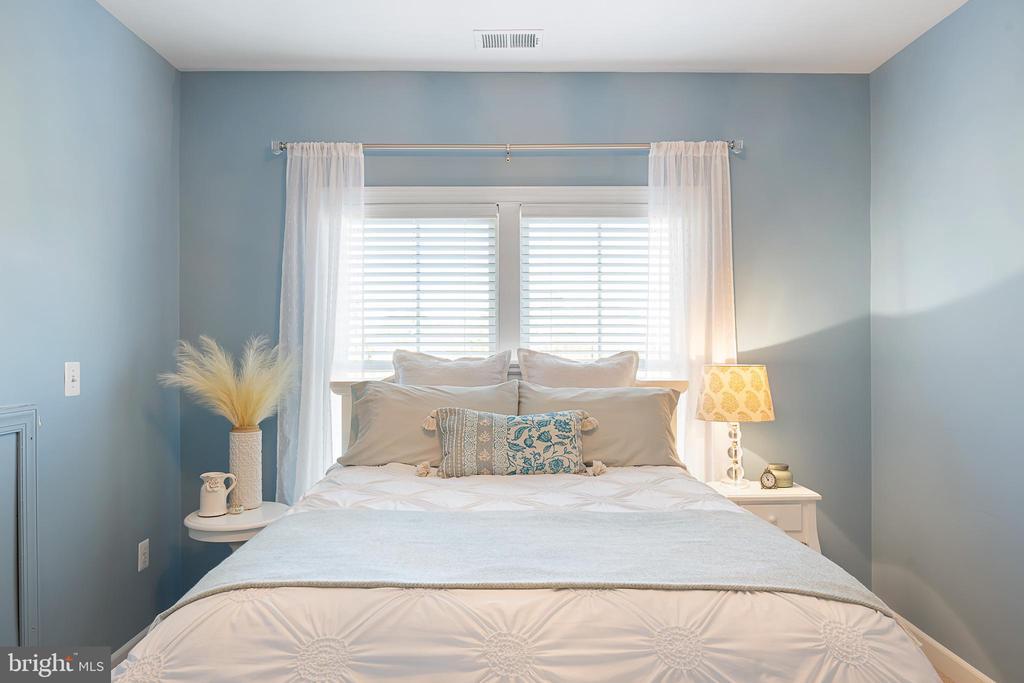 30919 FRESH POND