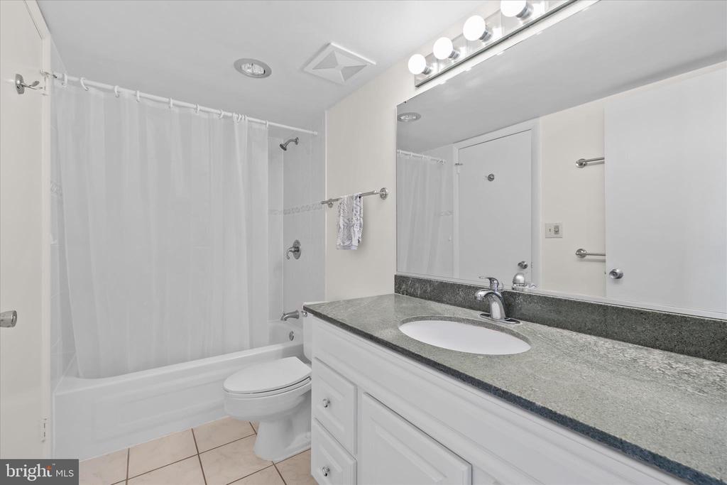 603N EDGEWATER HOUSE 603N