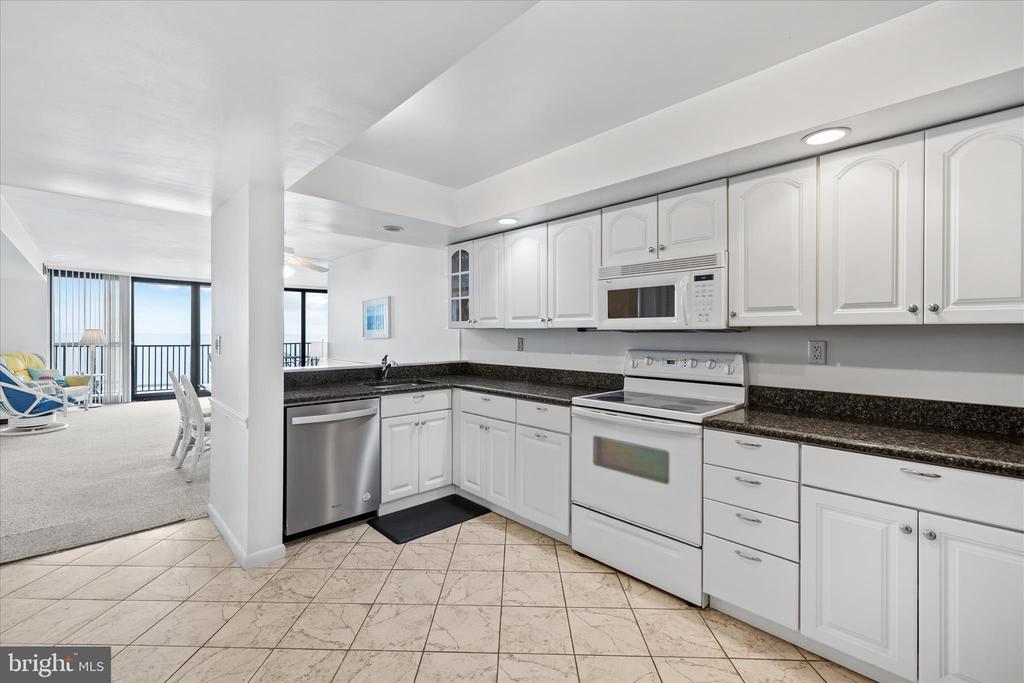 603N EDGEWATER HOUSE 603N
