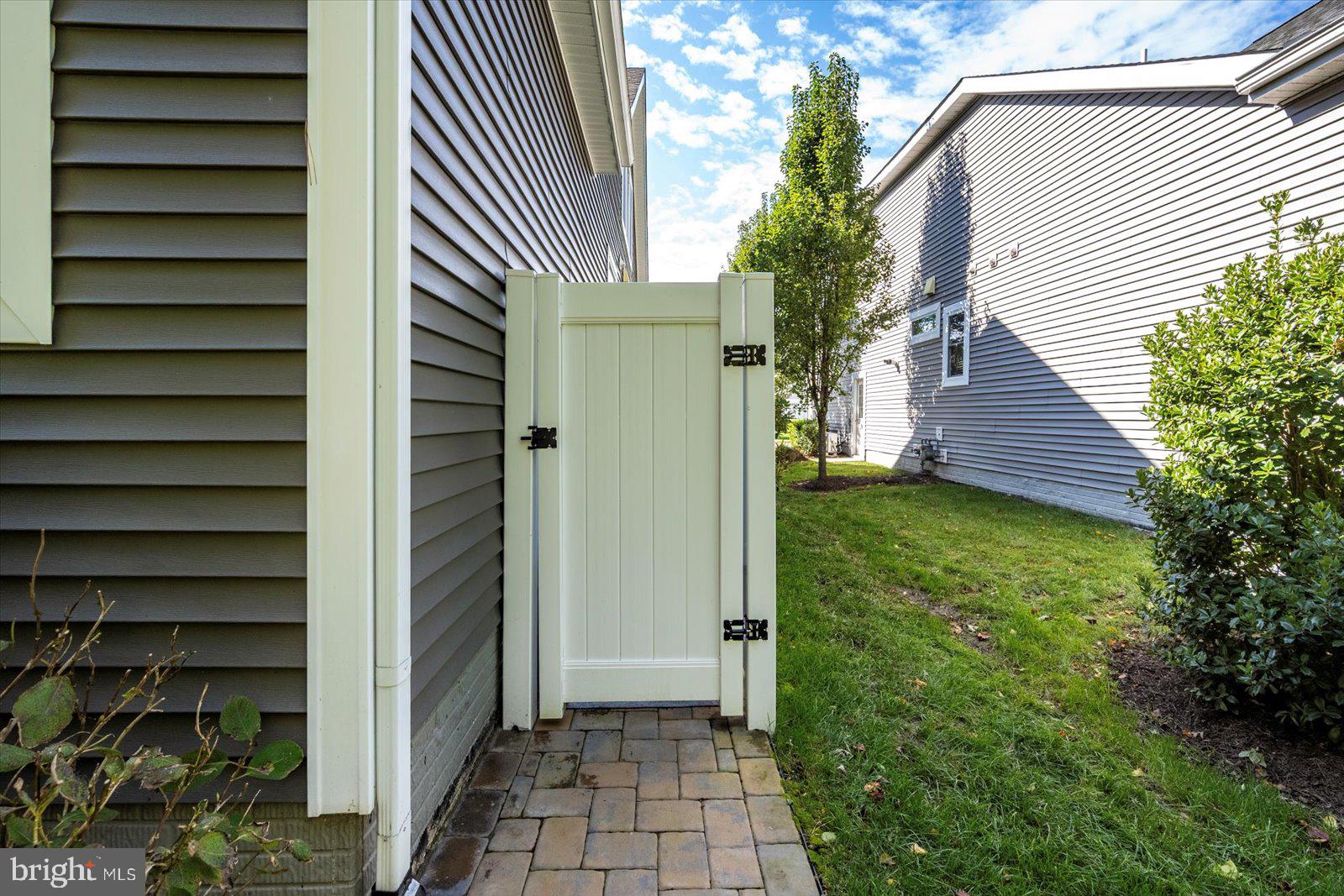 16125 ROCKPORT DRIVE