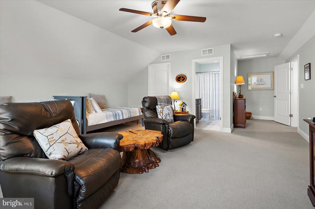 16125 ROCKPORT DRIVE