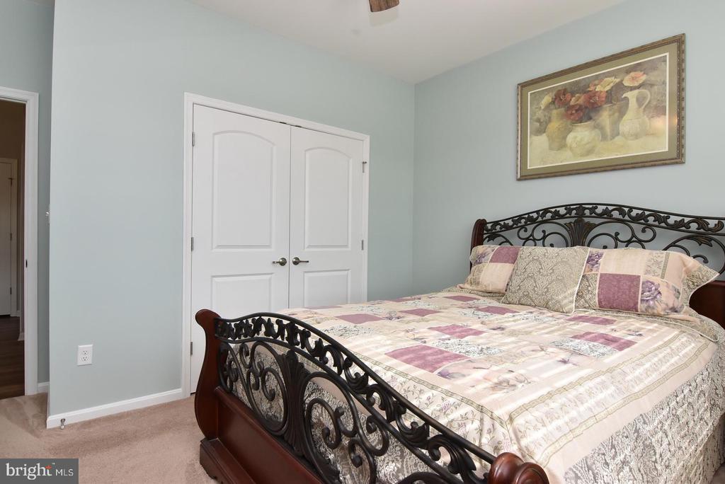26468 E OLD GATE DRIVE
