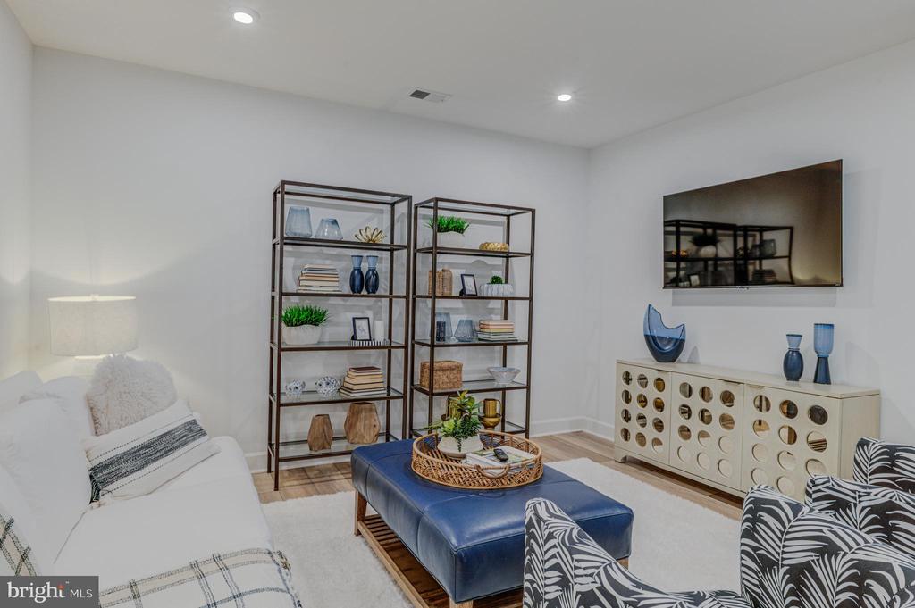 21520 CATTAIL DRIVE