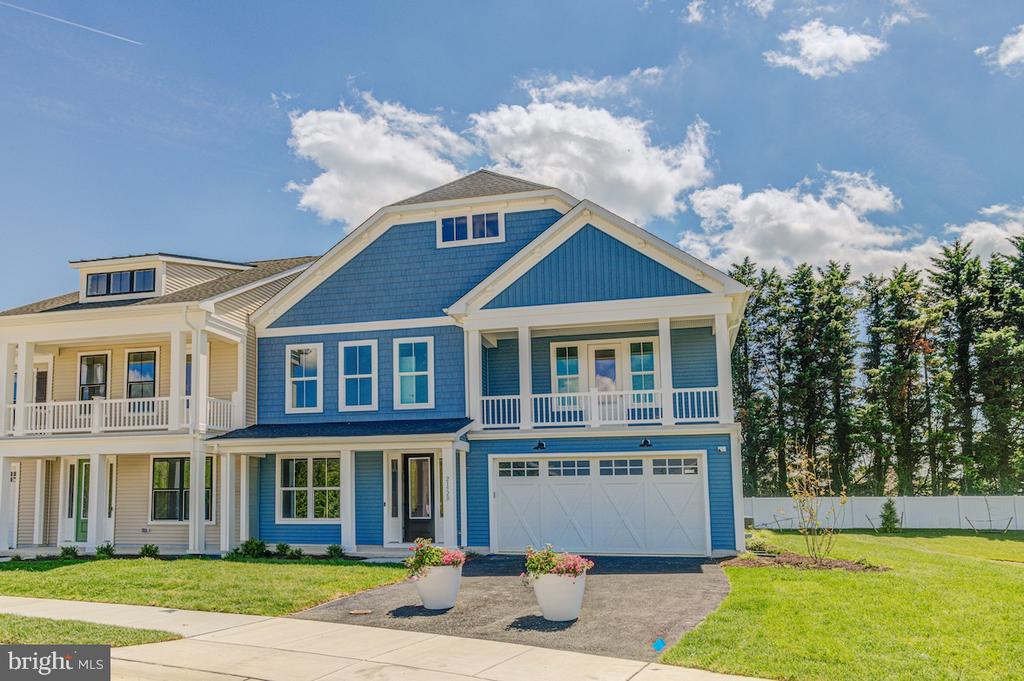 21520 CATTAIL DRIVE