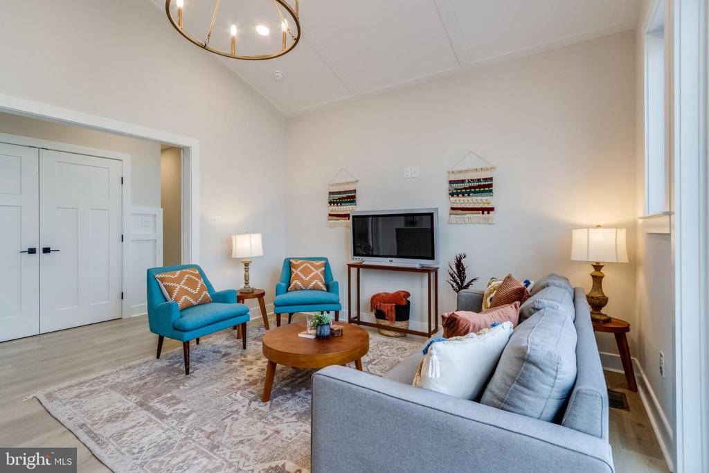 57 BAYSIDE DRIVE