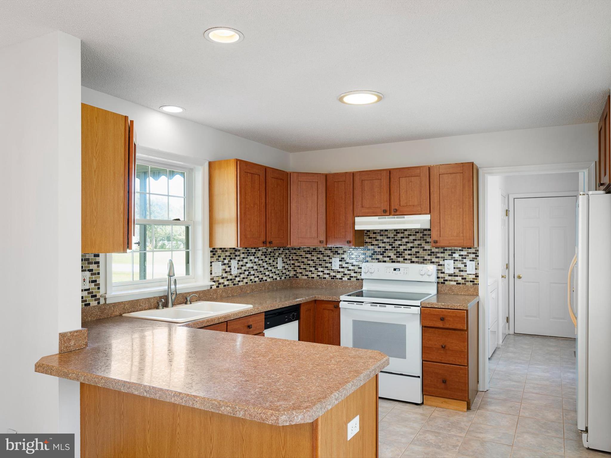 38280 WATERWAY DRIVE