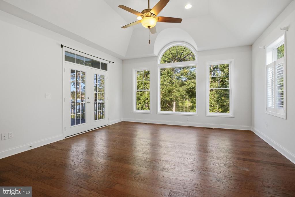 132 W SHORE DRIVE