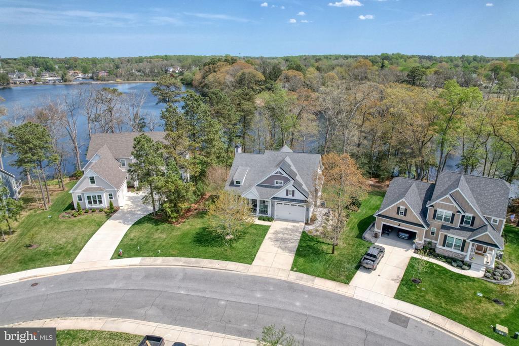 132 W SHORE DRIVE