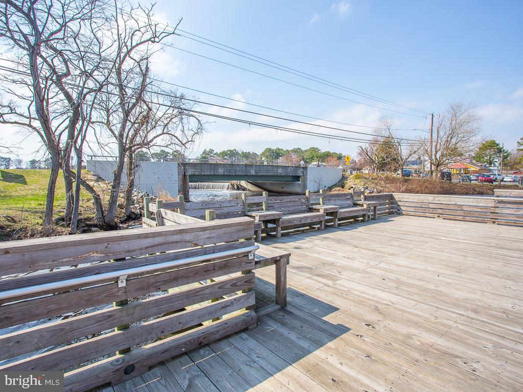 132 W SHORE DRIVE