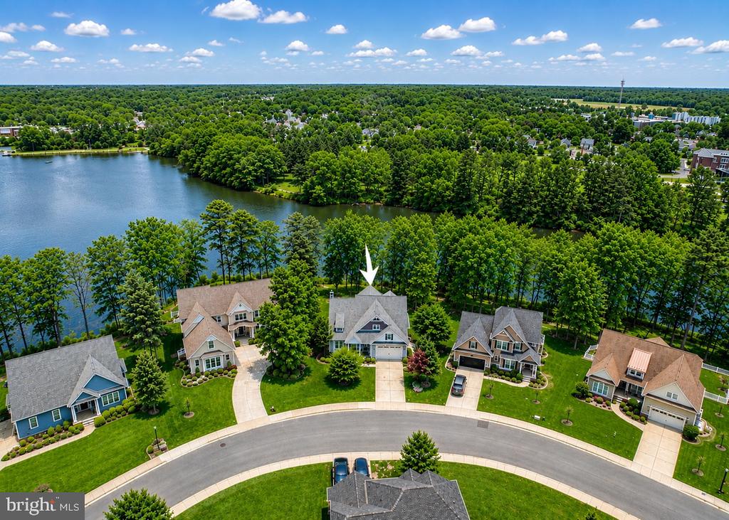 132 W SHORE DRIVE