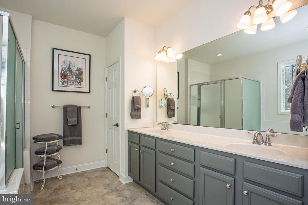 132 W SHORE DRIVE