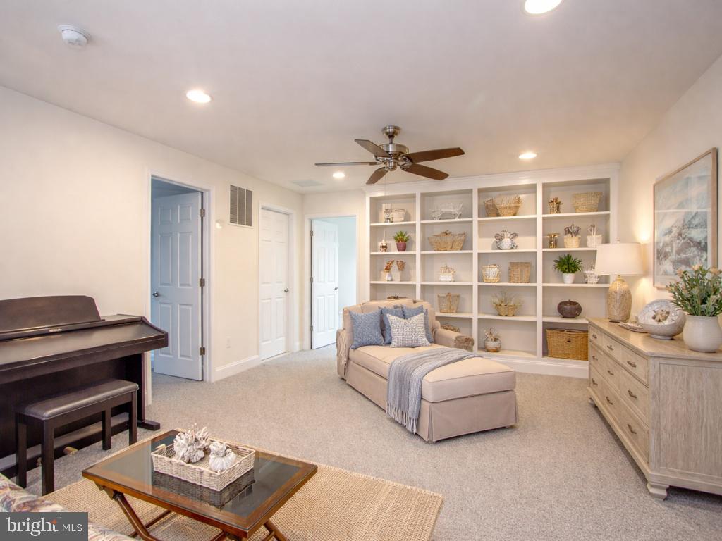 132 W SHORE DRIVE