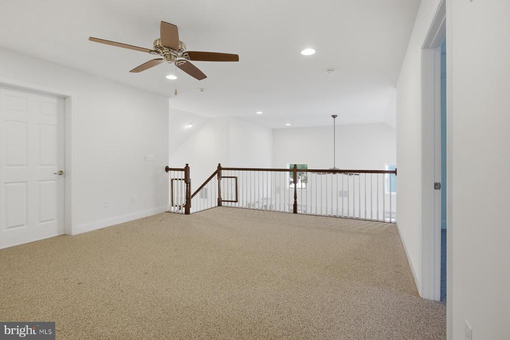 132 W SHORE DRIVE