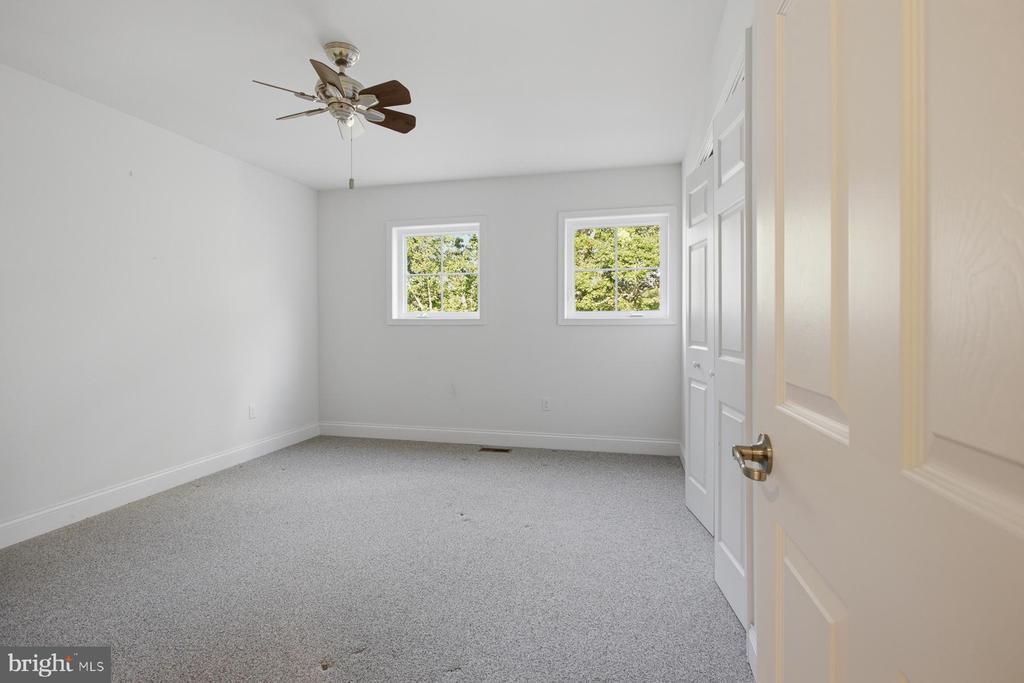 132 W SHORE DRIVE