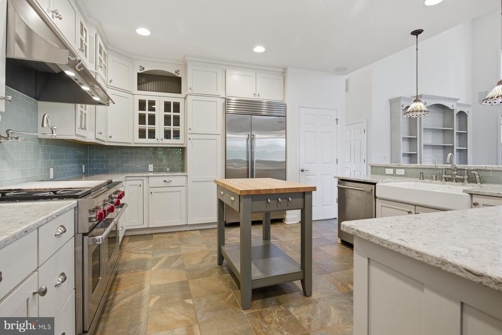 132 W SHORE DRIVE