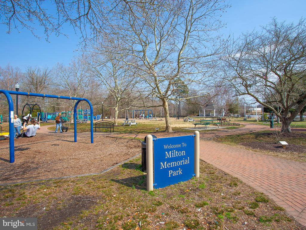 132 W SHORE DRIVE