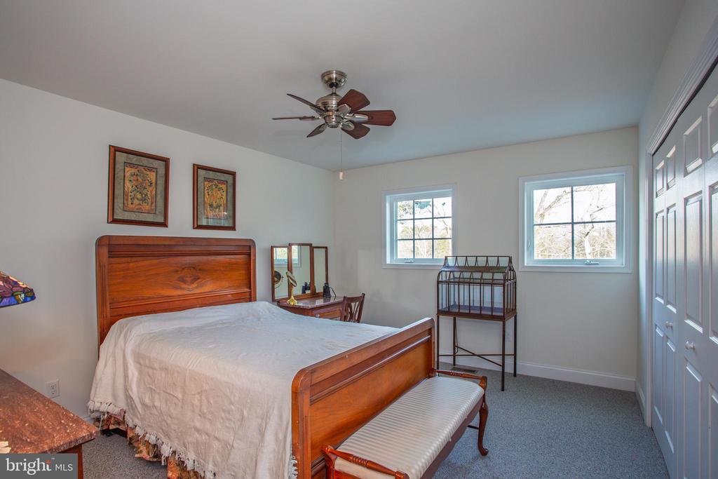 132 W SHORE DRIVE