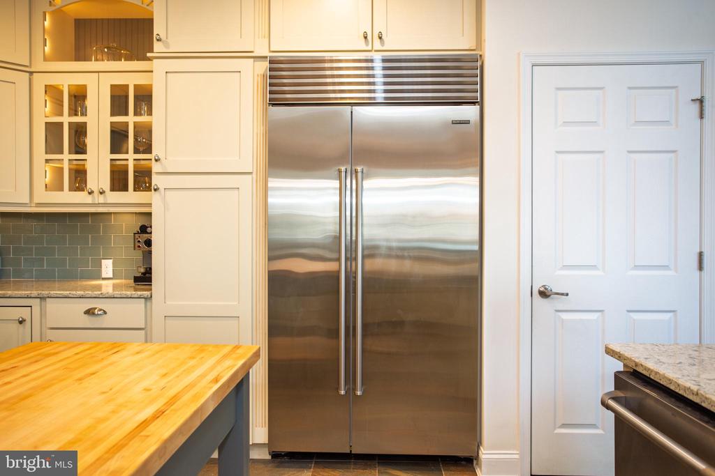 132 W SHORE DRIVE